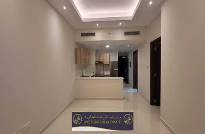 صورة لـ ردهة-ممر شقة - غرفة نوم - 2 حمامات للبيع في برج هيرا - مدينة دبي الرياضية - دبي ، صورة رقم 1