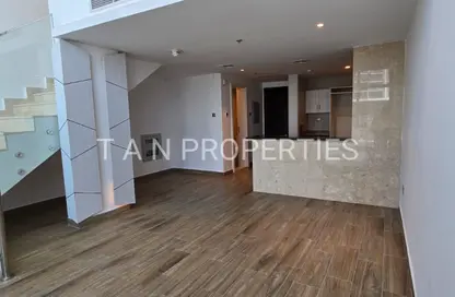Duplex - 1 Bedroom - 2 Bathrooms for rent in Flamingo Building - Jumeirah Village Circle - Dubai