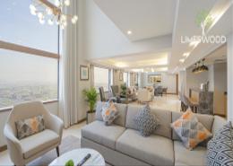Living Room image for: Penthouse - 3 bedrooms - 5 bathrooms for rent in Corniche Deira - Deira - Dubai, Image 1