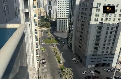 شقة - غرفة نوم - 2 حمامات للايجار في التعاون - الشارقة