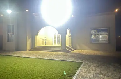 فيلا - 3 غرف نوم - 5 حمامات للايجار في الرفاع - رأس الخيمة