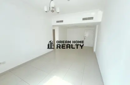 Apartment - 2 Bedrooms - 3 Bathrooms for rent in Al Khan - Sharjah