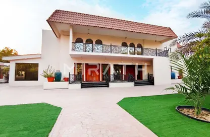 Villa - Studio - 7 Bathrooms for rent in Jumeirah 1 Villas - Jumeirah 1 - Jumeirah - Dubai