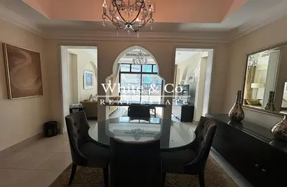 Dining Room image for: Apartment - 1 Bedroom - 2 Bathrooms for rent in Souk Al Bahar - The Old Town Island - Downtown Dubai - Dubai, Image 1
