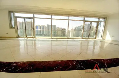 Empty Room image for: Apartment - 3 Bedrooms - 4 Bathrooms for rent in Emerald Tower - Khalifa Street - Abu Dhabi, Image 1