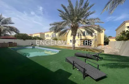 Villa - 3 Bedrooms - 4 Bathrooms for rent in Legacy - Jumeirah Park - Dubai