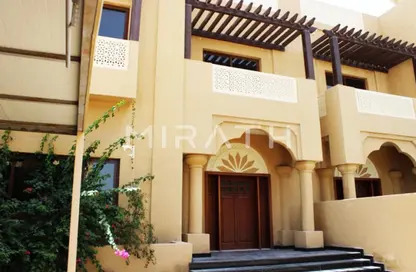 Villa - 5 Bedrooms - 6 Bathrooms for rent in Umm Suqeim 2 Villas - Umm Suqeim 2 - Umm Suqeim - Dubai