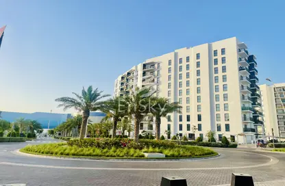 Apartment - 2 Bedrooms - 2 Bathrooms for rent in Waters Edge - Yas Island - Abu Dhabi