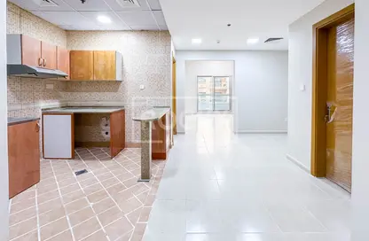 Apartment - 1 Bedroom - 2 Bathrooms for rent in Axis Residence 6 - Axis Residence - Dubai Silicon Oasis - Dubai