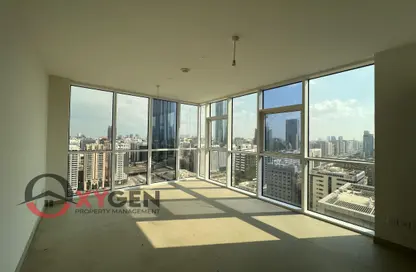 Empty Room image for: Apartment - 2 Bedrooms - 3 Bathrooms for rent in Al Jazeera Tower - Corniche Road - Abu Dhabi, Image 1