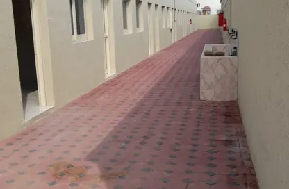 سكن عمال - استوديو - 8 حمامات للبيع في الصجعة الصناعية - آلصجعه - الشارقة