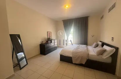 Villa - 3 Bedrooms - 5 Bathrooms for rent in Meadows 1 - Meadows - Dubai