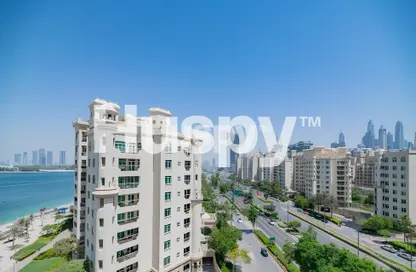 Apartment - 3 Bedrooms - 3 Bathrooms for rent in Al Hatimi - Shoreline Apartments - Palm Jumeirah - Dubai