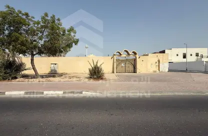 فيلا - 3 غرف نوم - 2 حمامات للبيع في الطوار 1 - الطوار - دبي