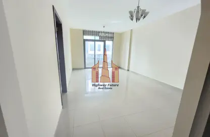 شقة - 2 غرف نوم - 3 حمامات للايجار في برج صحارى 3 - مجمع صحارى - النهدة - الشارقة