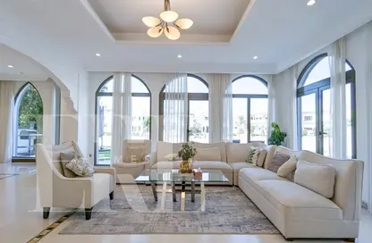 Villa - 5 Bedrooms - 7 Bathrooms for rent in Garden Homes Frond P - Garden Homes - Palm Jumeirah - Dubai