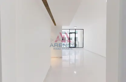 Apartment - 2 Bedrooms - 2 Bathrooms for rent in Golden Sands 7 - Mankhool - Bur Dubai - Dubai