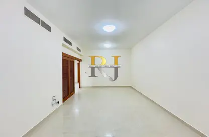 Apartment - 3 Bedrooms - 3 Bathrooms for rent in Silver Sands 2 - Mankhool - Bur Dubai - Dubai