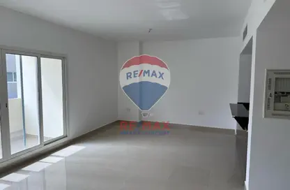 Apartment - 3 Bedrooms - 4 Bathrooms for rent in Tower 30 - Al Reef Downtown - Al Reef - Abu Dhabi