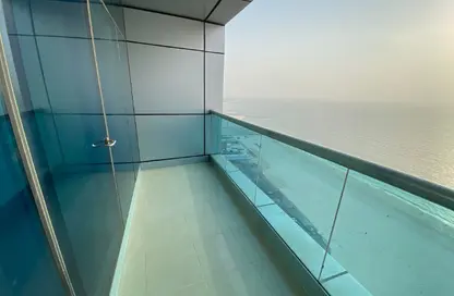 شقة - 2 غرف نوم - 3 حمامات للايجار في مساكن كورنيش عجمان - طريق كورنيش عجمان - عجمان