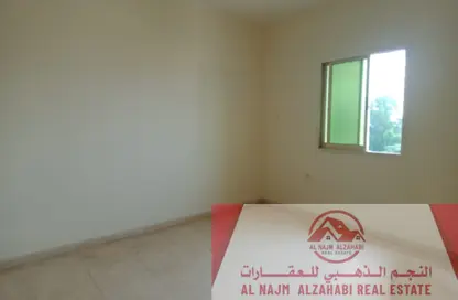 شقة - غرفة نوم - 1 حمام للايجار في طريق كورنيش عجمان - عجمان