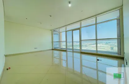 Apartment - 2 Bedrooms - 3 Bathrooms for rent in United Square - Al Khalidiya - Abu Dhabi