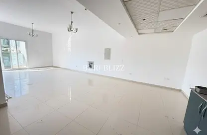 شقة - 2 غرف نوم - 3 حمامات للايجار في بارك فيو ريزيدنس - الضاحية 12 - قرية الجميرا سركل - دبي