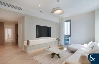 Apartment - 2 Bedrooms - 2 Bathrooms for sale in Standpoint Tower 1 - Standpoint Towers - Downtown Dubai - Dubai