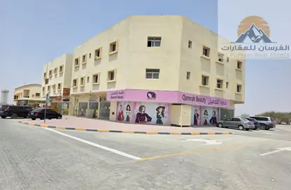 عمارة بالكامل - استوديو - 8 حمامات للبيع في المنامة - عجمان