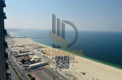شقة - 2 غرف نوم - 3 حمامات للبيع في برج الكورنيش - طريق كورنيش عجمان - عجمان