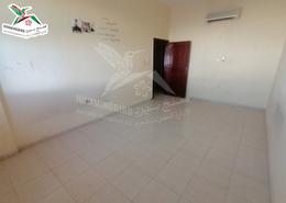 Empty Room image for: Apartment - 2 bedrooms - 1 bathroom for rent in Al Dafeinah - Asharej - Al Ain, Image 1