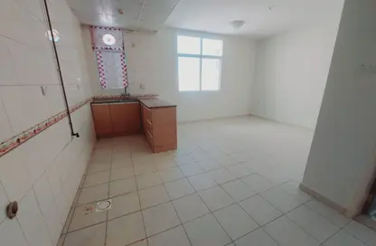 شقة - 1 حمام للايجار في المجرة - الشرق - الشارقة شقة - 1 حمام للايجار في المجرة - الشرق - الشارقة