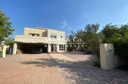 Outdoor House image for: Villa - 4 Bedrooms - 5 Bathrooms for rent in Meadows 9 - Meadows - Dubai, Image 1