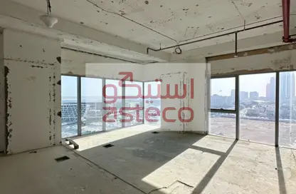 مكتب - استوديو - 2 حمامات للايجار في C2 تاور - مجمع الابراج الستة بالببطين - البطين - أبوظبي
