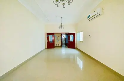 شقة - 3 غرف نوم - 3 حمامات للايجار في بيدا بن عمار - اشارج - العين