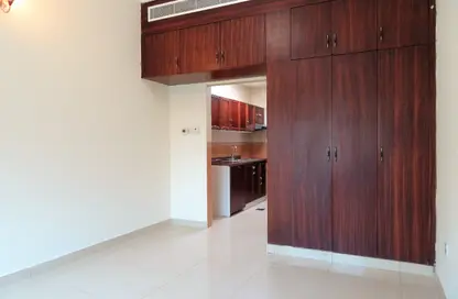 Apartment - Studio - 1 Bathroom for rent in Al Ghubaiba Area - Bur Dubai - Dubai