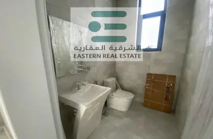 صورة لـ حمام فيلا - 4 غرف نوم - 7 حمامات للايجار في مدينة الرياض - أبوظبي ، صورة رقم 1