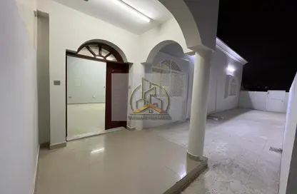 فيلا - 3 غرف نوم - 2 حمامات للايجار في مدينة الفلاح - أبوظبي