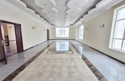 Villa - 5 Bedrooms for rent in Mohamed Bin Zayed Centre - Mohamed Bin Zayed City - Abu Dhabi