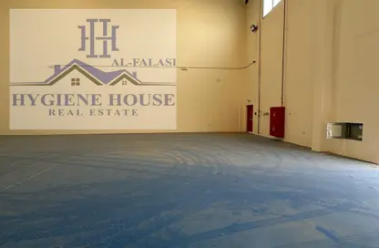 Warehouse - Studio - 3 Bathrooms for rent in Umm Al Thuoob - Umm Al Quwain