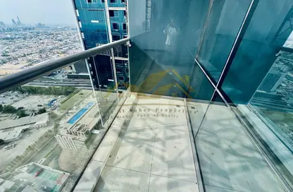 شقة - 2 غرف نوم - 3 حمامات للايجار في برج دوجا - شارع الشيخ زايد - دبي