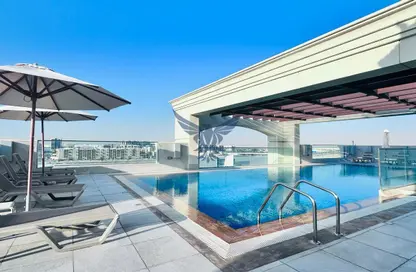 صورة لـ حوض سباحة شقة - غرفة نوم - 2 حمامات للايجار في سي 12 - شاطئ الراحة - أبوظبي ، صورة رقم 1