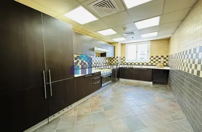 Apartment - 2 Bedrooms - 4 Bathrooms for rent in Al Barsha 1 - Al Barsha - Dubai