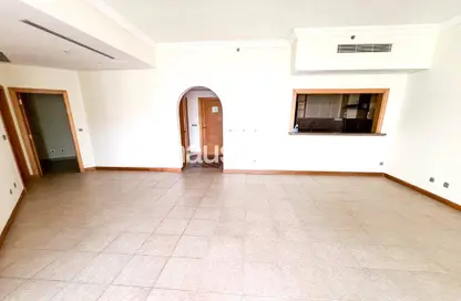 Apartment - 2 Bedrooms - 4 Bathrooms for rent in Al Anbara - Shoreline Apartments - Palm Jumeirah - Dubai
