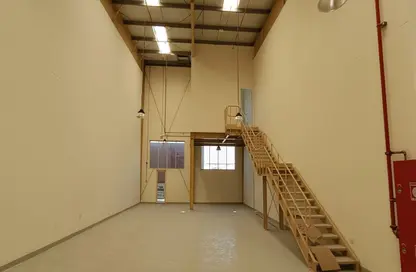 Warehouse - Studio - 2 Bathrooms for rent in Jebel Ali Industrial 1 - Jebel Ali Industrial - Jebel Ali - Dubai