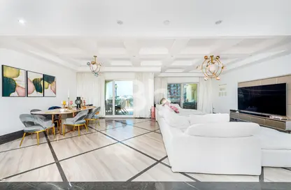 Townhouse - 2 Bedrooms - 3 Bathrooms for sale in Marina Residences 6 - Marina Residences - Palm Jumeirah - Dubai