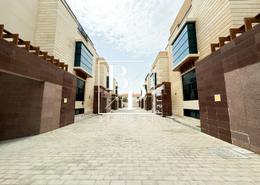 فيلا - 5 غرف نوم - 6 حمامات للكراء في مجمع القبيسي - شارع خليفة بن شخبوط - المناصير - أبوظبي