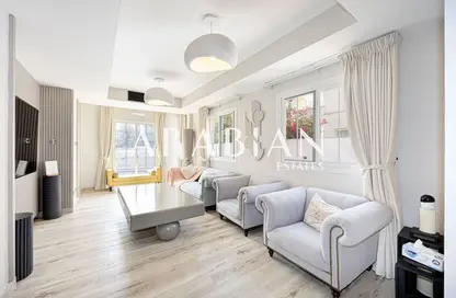 Villa - 2 Bedrooms - 3 Bathrooms for rent in Springs 8 - The Springs - Dubai