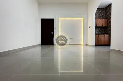 Apartment - Studio - 1 Bathroom for rent in Al Mushrif Villas - Al Mushrif - Abu Dhabi