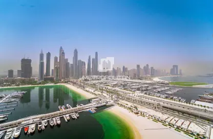Apartment - 3 Bedrooms - 4 Bathrooms for sale in Marina Vista - EMAAR Beachfront - Dubai Harbour - Dubai